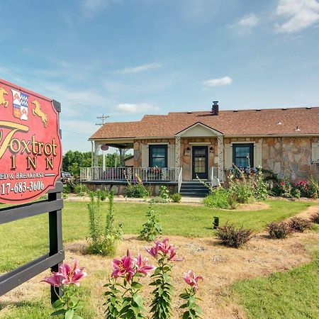 The Foxtrot Inn Ava Bagian luar foto